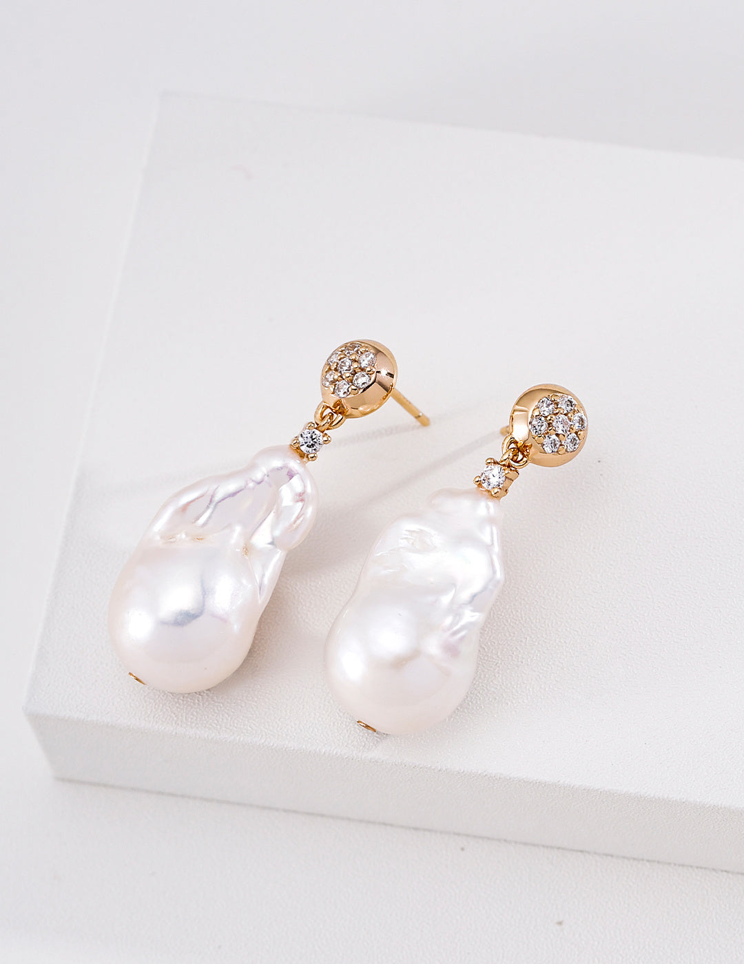 Baroque Pearl & Amethyst earing